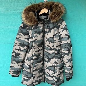 ARTIC EXPEDITION INUVIK DOWN CAMO PARKA SIZE MEDIUM NWOT
